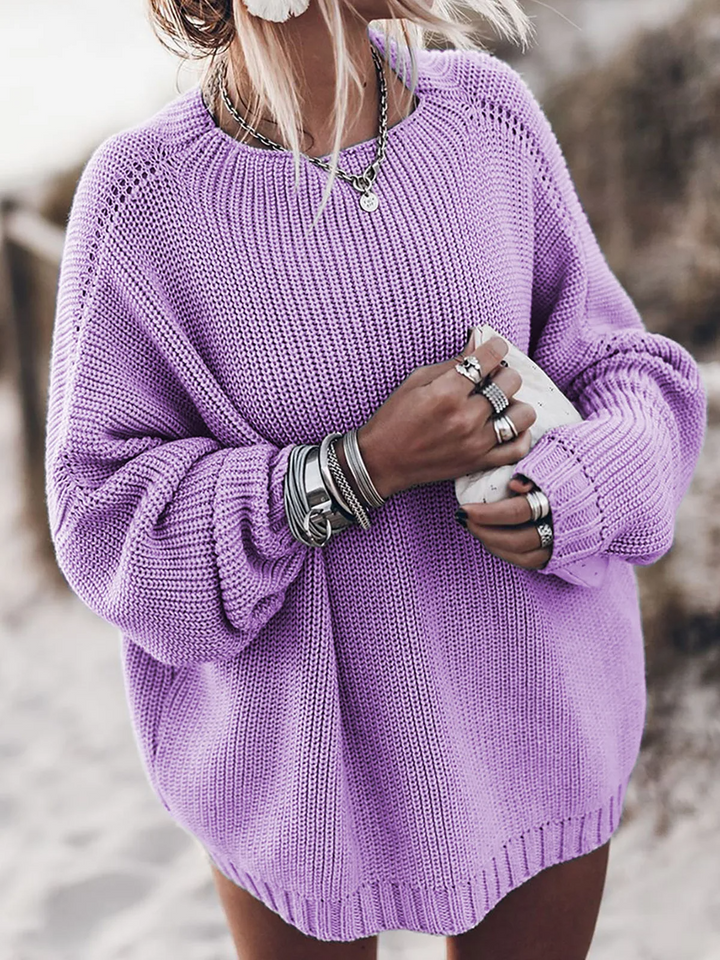 Women's cozy oversized knitted sweater for casual comfort