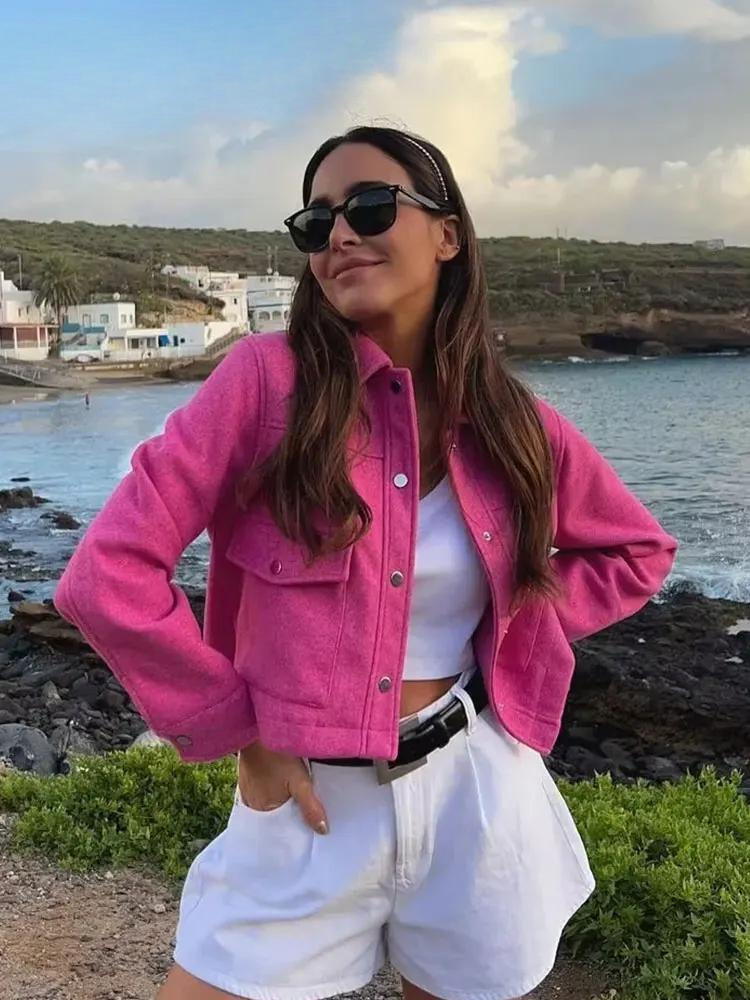 Women's utilitarian cropped bomber jacket
