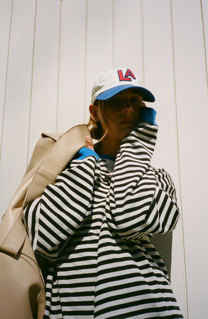 Women's striped oversized sweatshirt for casual chic