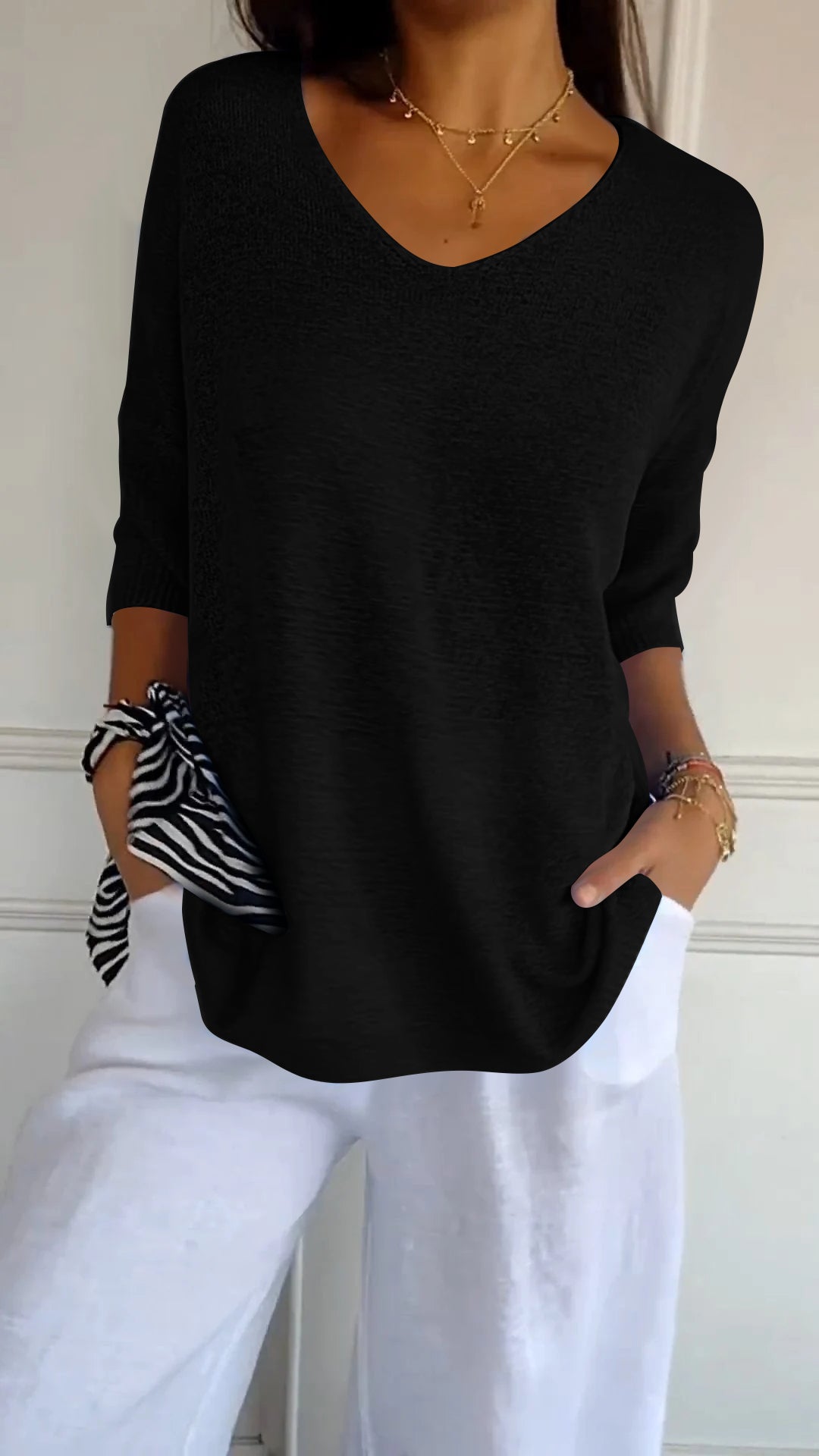 Women's lightweight knit tunic for relaxed elegance