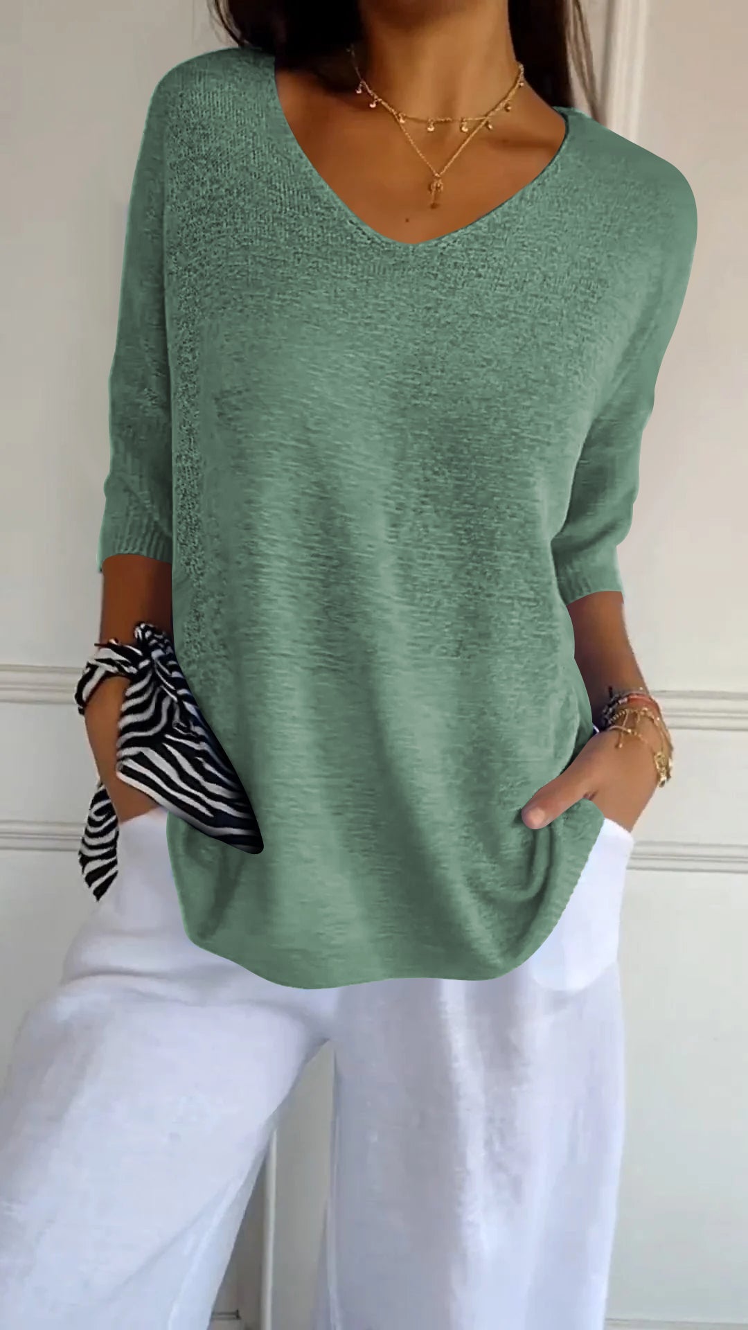 Women's lightweight knit tunic for relaxed elegance