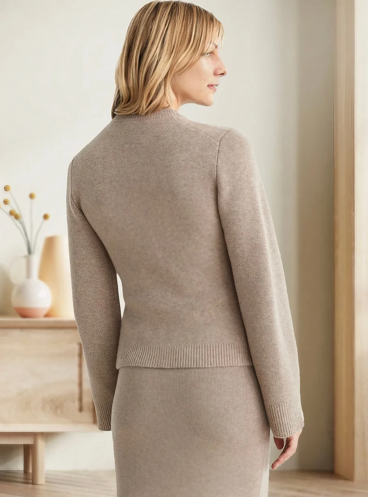 Women's minimalist flared sleeve cardigan