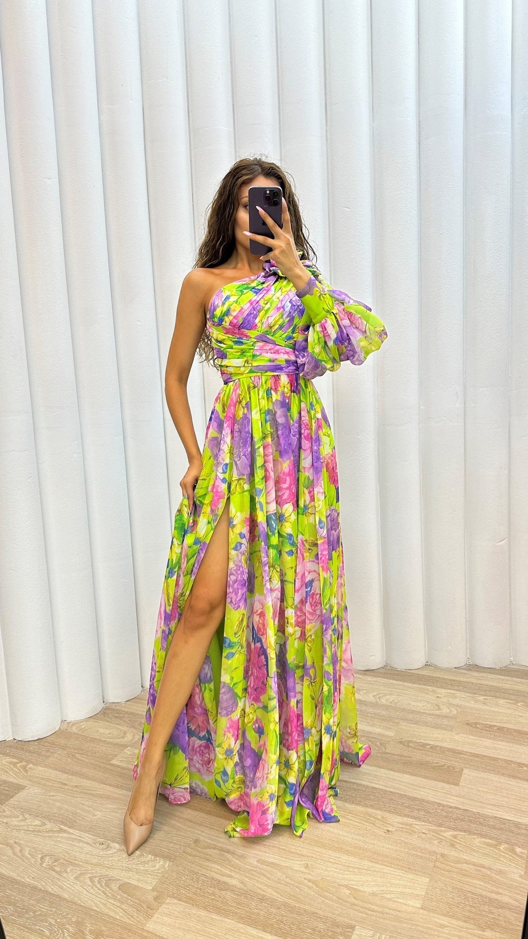 Elegant Flowy Dress for Summer Events