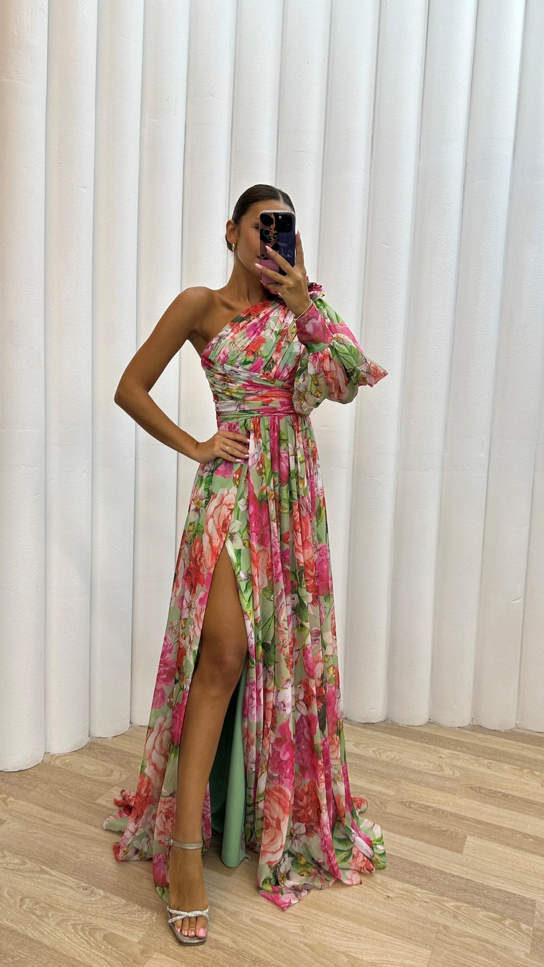 Elegant Flowy Dress for Summer Events