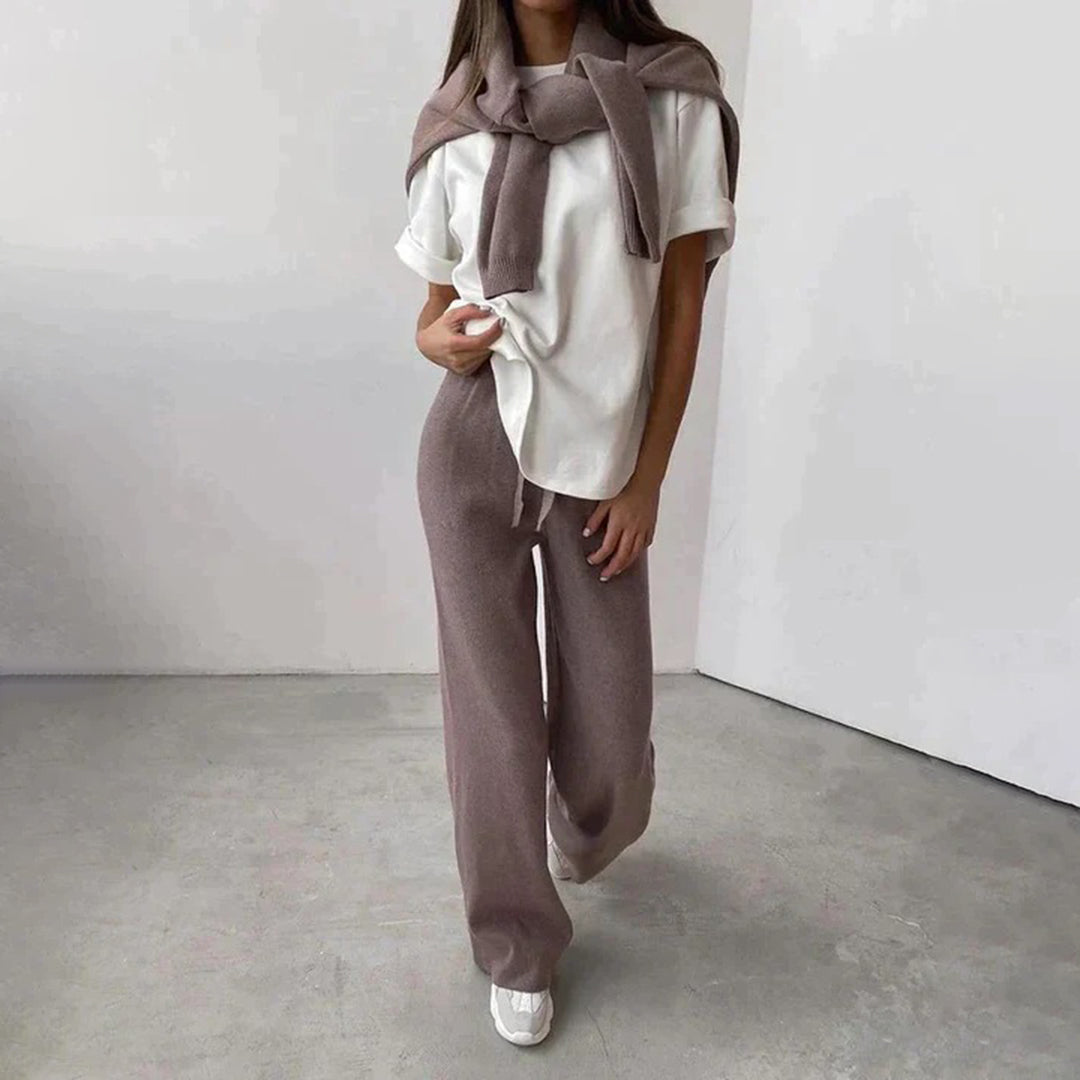 Elegant Cashmere Set for Ultimate Comfort