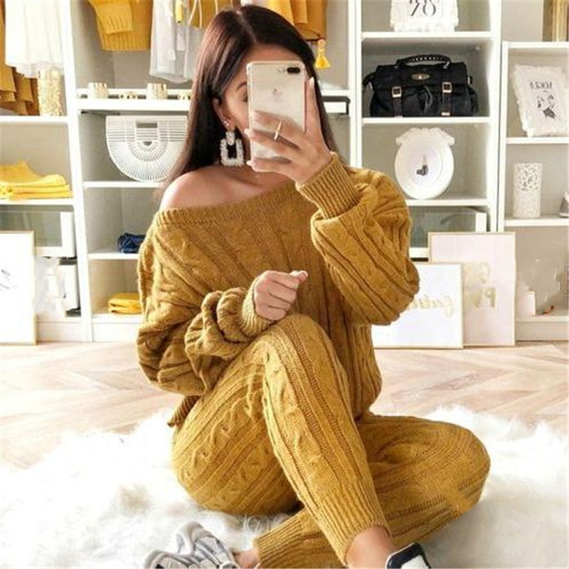 Women's Cozy Pullover and Pants Set