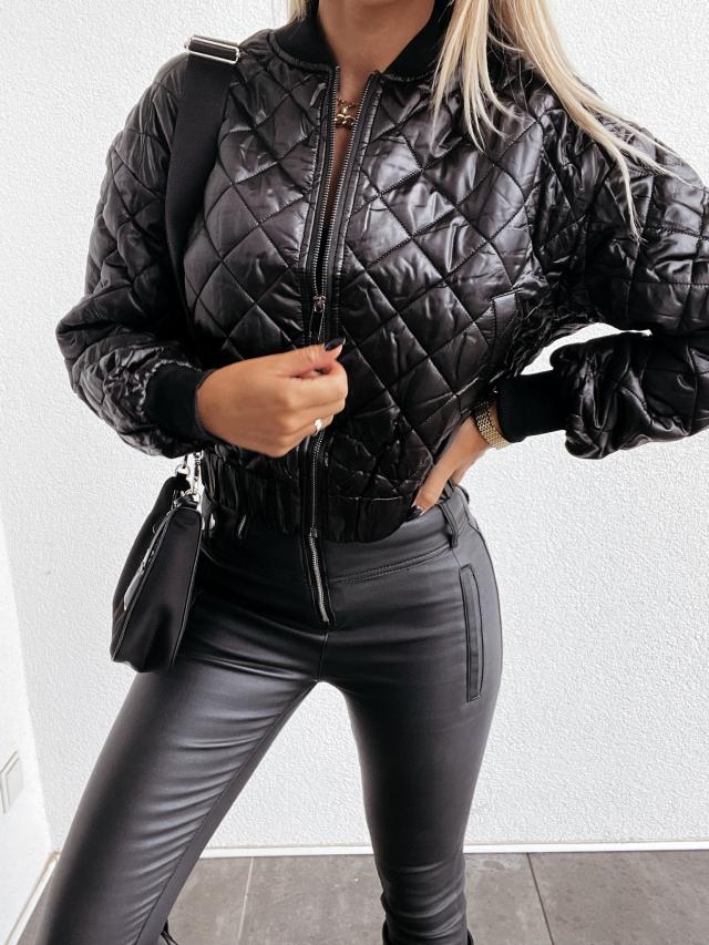 Women's quilted bomber jacket for casual style