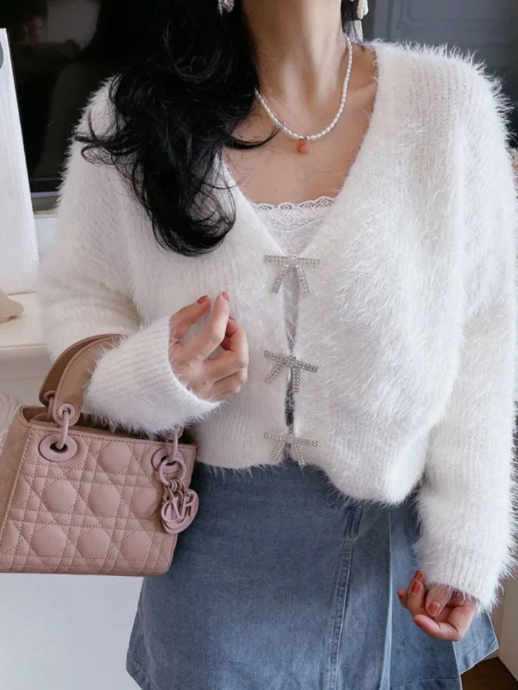 Women's cropped cardigan with bow-shaped crystal