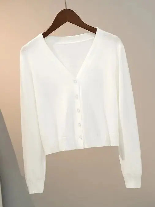 Women's knitted cardigan with V-neck and button closure