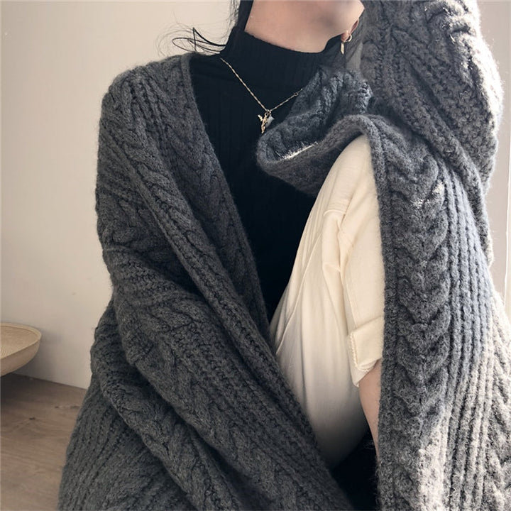 Women's chunky knit cardigan