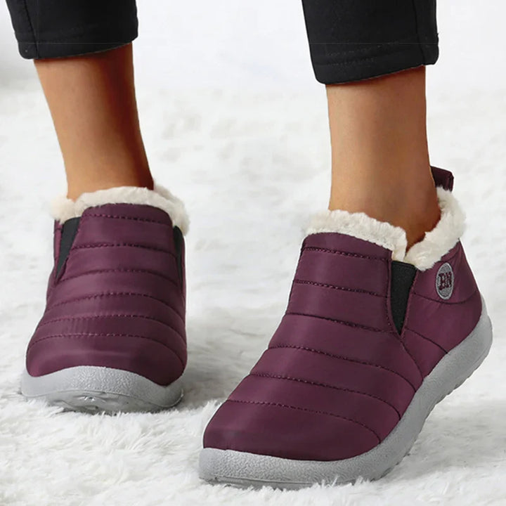 Women's comfortable snow boots with non-slip sole