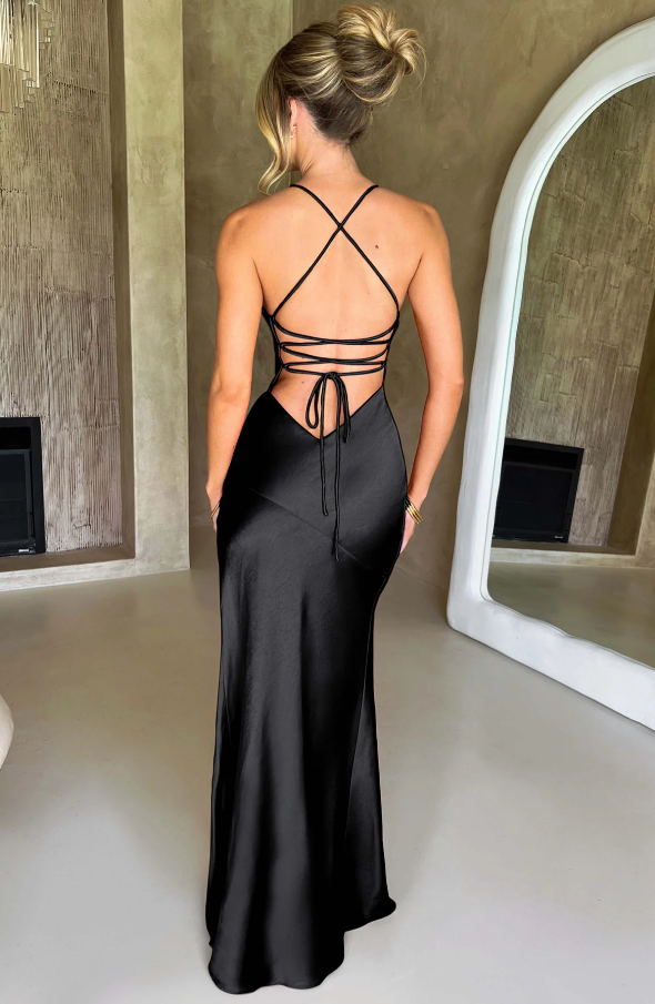 Elegant Maxi Dress with Thigh-High Slit