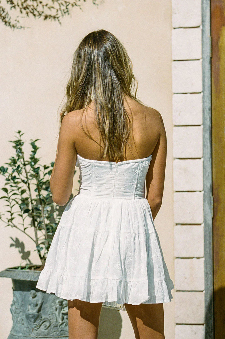 Elegant Strapless Gown for Special Events