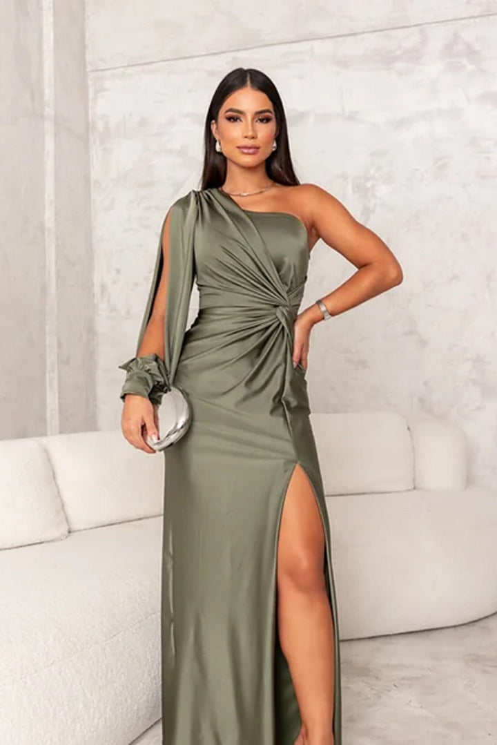 Elegant Maxi Dress with Chic Slit Design