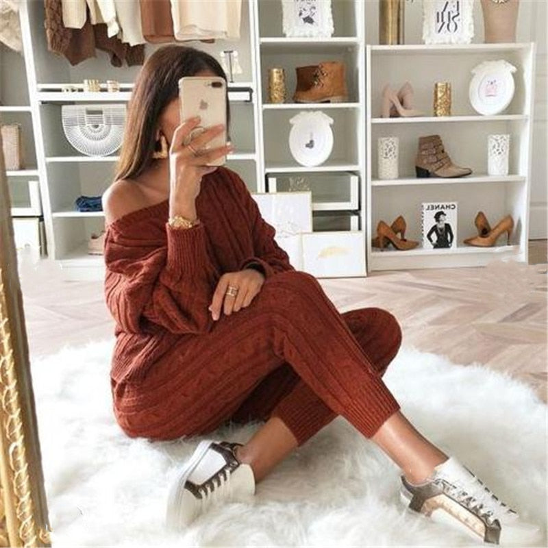 Women's Cozy Pullover and Pants Set