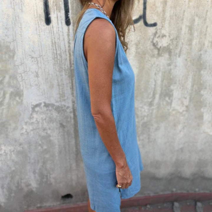 Timeless Sleeveless Dress with Elegant Design