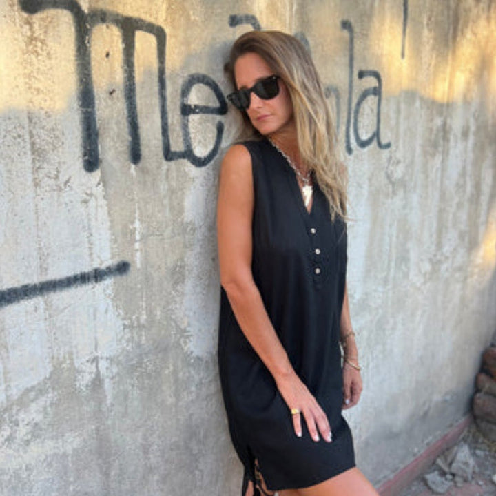 Timeless Sleeveless Dress with Elegant Design